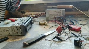 Санек подготавливает магнитолу в ваз 21099 для поездки в Ростовскую область .