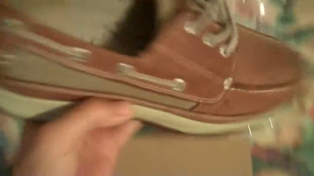 Sperrys or Dockers? смотреть онлайн