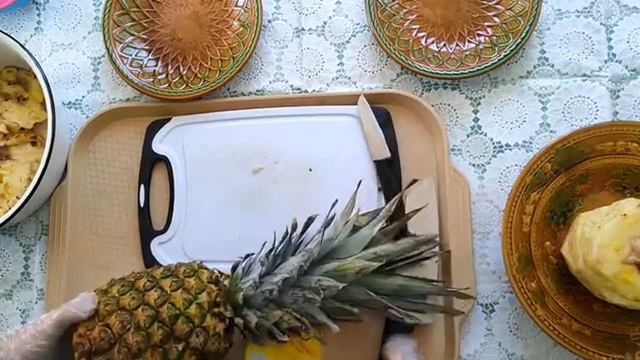 Болгария. Как чистить ананас правильно, именно в Бургасе! смотреть онлайн