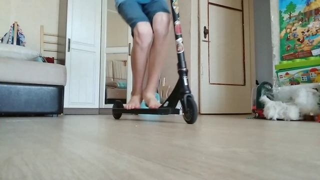 Топ 5 трюков на самокате дома !!!!