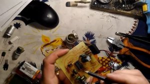 Делаем блок питания на LM 324 и КТ 825 С РЕГУЛЯТОРОМ ТОКА..mp4