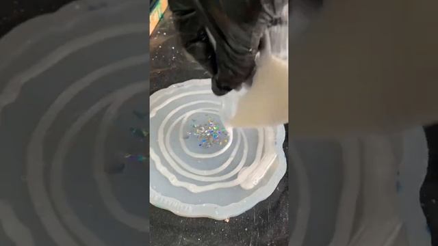 Подставки из эпоксидной смолы #смола #эпоксиднаясмола #coaster #resinart #resincrafting #эпоксидка смотреть онлайн