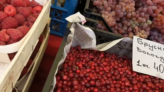 НА ЯРМАРКЕ  ГРУСТНАЯ   МОЛОЧНИЦА И ОБОЯШКА ПОВАР