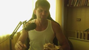 Эрик Датский ASMR EATING Шаурма + Болталка = 200 подписчиков. Обзор ШАУРМЫ!