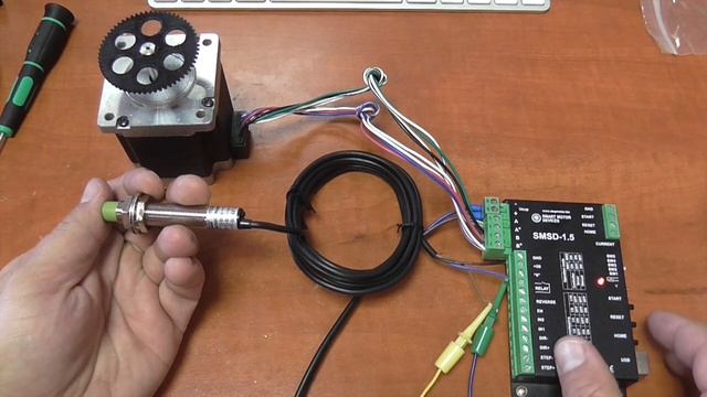 SMSD-1.5. Реализация применения бесконтактного датчика