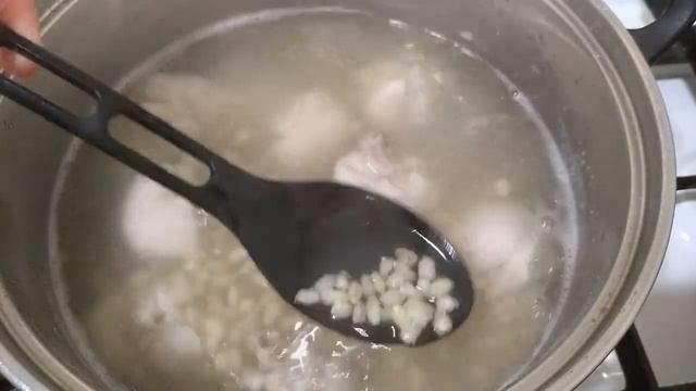 Как сварить вкусный РАССОЛЬНИК с перловкой. Рецепт на века. Век живи, век учись. Готовим вкусно! смотреть онлайн