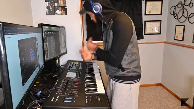 A fire beat I’m working on using the Roland Fantom смотреть онлайн