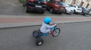 Покатушки на трайке.Маленькие каскадеры  #Shorts #трайк #детскийтрайк #дрифттрайк #trike #drifttrik