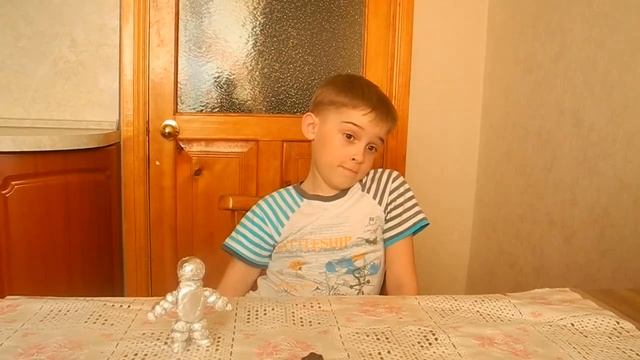 Поделка ко дню космонавтики. Делаем космонавта. Do astronaut. смотреть онлайн