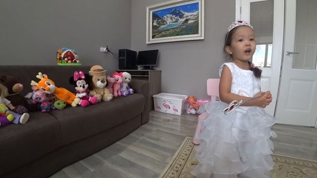 Ирада собрала всех друзей и рассказывает сказку ? смотреть онлайн