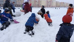 Игра со снегом