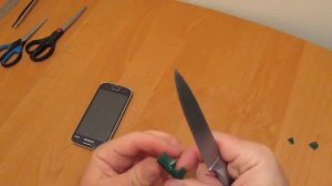 Подставка под смарт из крышки бутылки