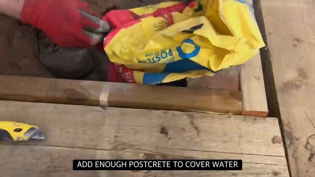 HOW TO USE POSTCRETE | WOODEN POST INSTALLATION | DECKING DIY смотреть онлайн