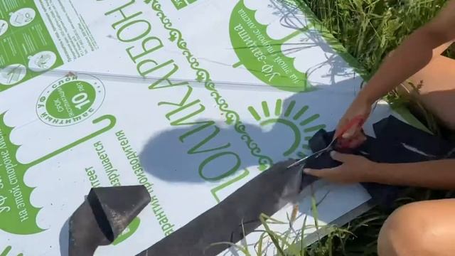 Пристенная теплица женскими руками из брусьев и поликарбоната смотреть онлайн