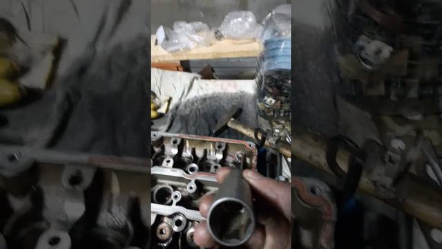 ремонт ГБЦ...рассухаривание клапана за одну секунду... без спец.инструмента смотреть онлайн