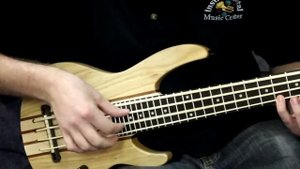 Mahalo Electric Bass Ukulele