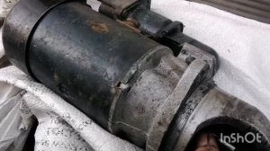 Москвич 412 медленно крутит стартер.