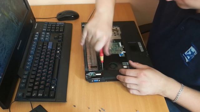 ?? Чистка ноутбука Toshiba L30 / ? Как разобрать ноутбук самостоятельно? / Disassemble & Cleaning смотреть онлайн