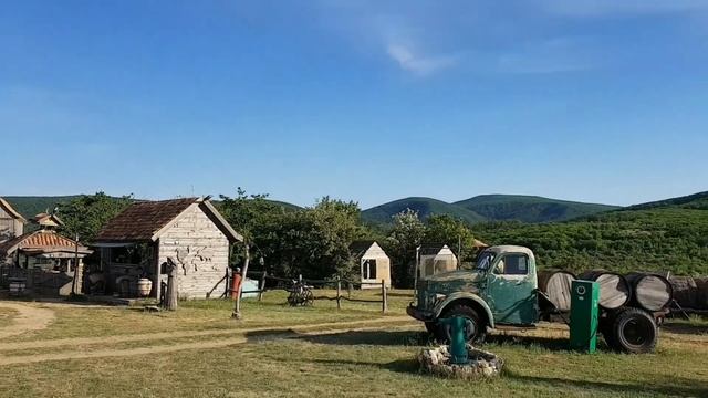 Парк Антилоп "Сафари Ранч"- животные с разных континентов живут на пастбище одной общей коммуной. смотреть онлайн