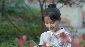 "Лёгкая улыбка покоряет мир" Клип