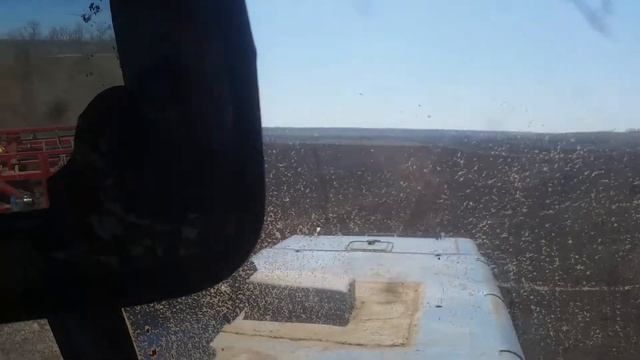 Реальный звук в тракторе во время работы смотреть онлайн