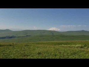 Вид на Эльбрус по пути на плато Бермамыт из Кисловодска