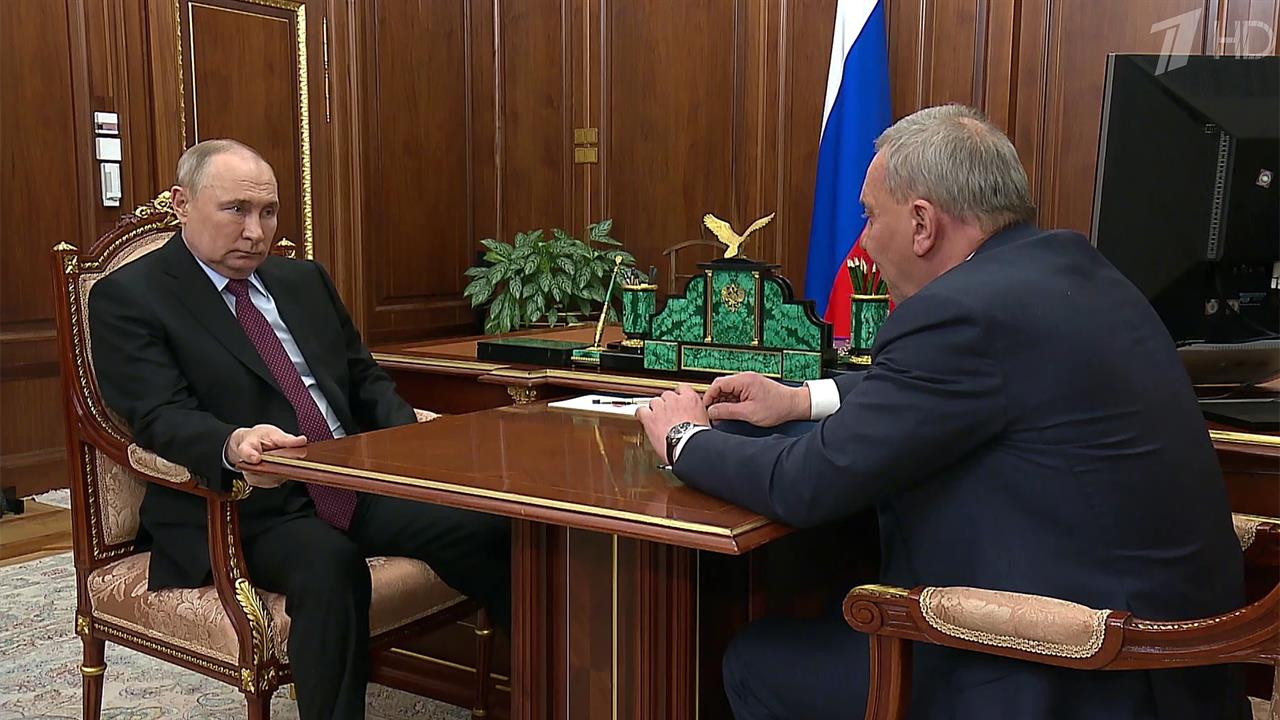 Владимир Путин провел рабочую встречу с генеральным директором Роскосмоса