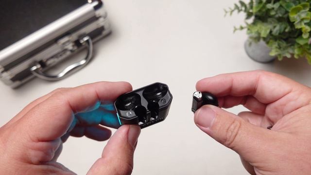 GravaStar Sirius P5 : It's Crazy These Are The Same Earbuds! смотреть онлайн