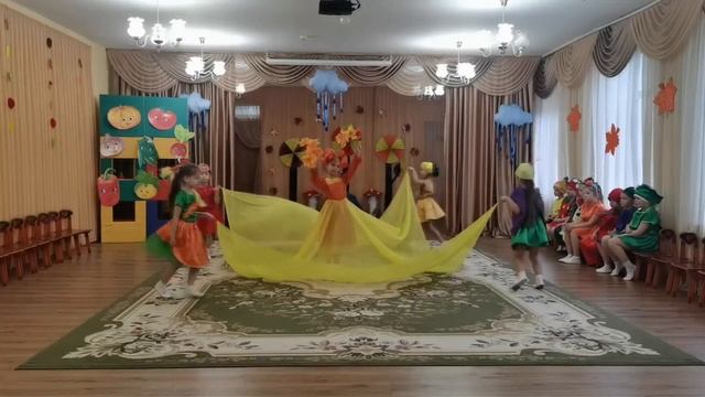 "Золотую осень любят все на свете" муз. и сл. А.Бобровой смотреть онлайн