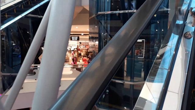 Malls in Abu Dhabi / 2 # Marina Mall смотреть онлайн