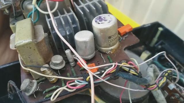 Кассетный магнитофон ВЕСНА-306.Обзор.Что ценного внутри? смотреть онлайн