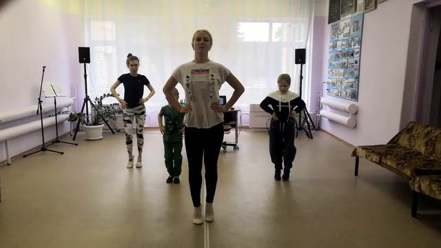 Весёлый РАЗОГРЕВ для детей и их родителей, чтобы "Разбудить" свой организм и подготовить к работе ? смотреть онлайн