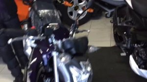Обзор - сравнение BAJAJ Pulsar NS200 vs YAMAHA Fazer 250 (YS250)