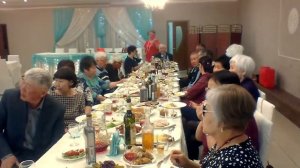 поет дочь Эрдэни Бaтсух.