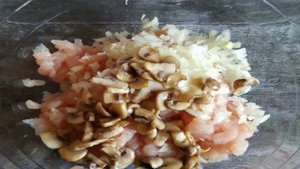 Рубленные куриные котлеты с шампиньонами