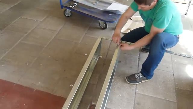 Сборка металлического стеллажа