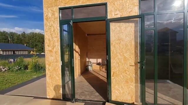 Холодное исполнение беседки Provedal с штульповой дверью в цвете RAL 6009 смотреть онлайн