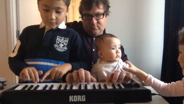 Twinkle, Twinkle, Little Star - Korg microKEY 2 Air 37 key Piano Duet смотреть онлайн