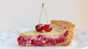 Вишнёвый пирог с заварным кремом