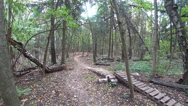 Прыжок на велосипеде . Учусь дропать. Как правильно прыгать на велосипеде. смотреть онлайн