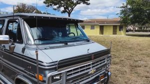 1989 Chevrolet G20 Van 350 cui V8