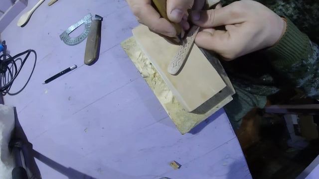 Чайная деревянная ложка с геометрической резьбой. Wooden teaspoon with geometric thread смотреть онлайн