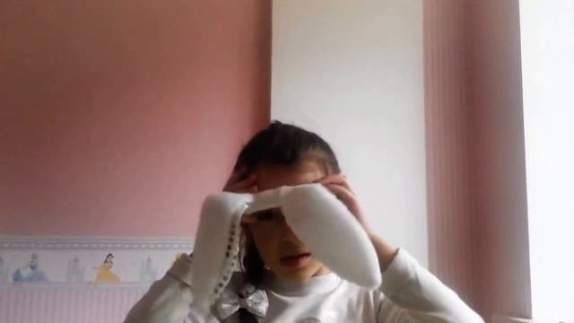 Распаковка подарка. Ушки зайца и новогодняя змея смотреть онлайн