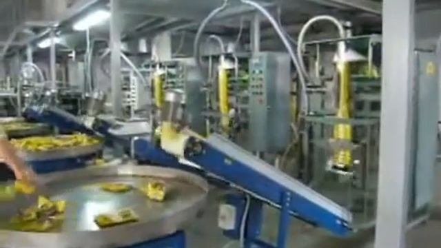 Упаковочное оборудование. Автомат для фасовки жидких и пастообразных продуктов в пленку фил-пак.
