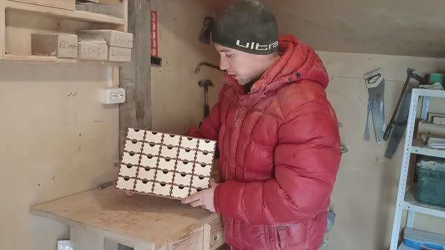 Органайзер на 25 ячеек из фанеры