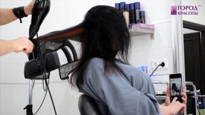 Яркое окрашивание - красные пряди