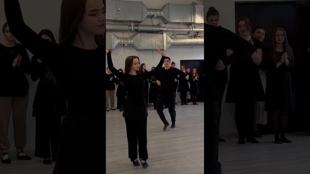 Лучшая лезгинка в Санкт-Петербурге #dance #танец #лезгинка #lezginka #танцор #фуэте #turn #девушки смотреть онлайн