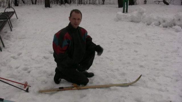 Чья лыжа дальше? - игровое упражнение на лыжах