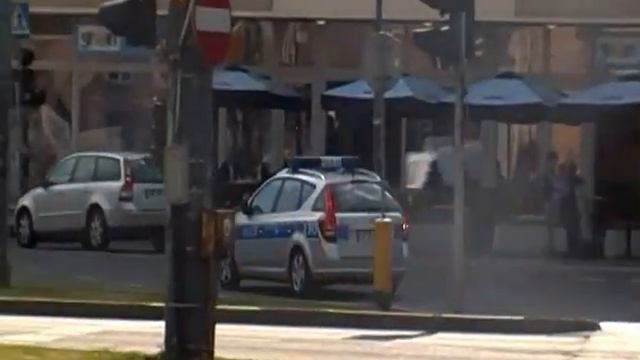 Policja: Radiowóz Kia Cee'd Z593 alarmowo przez Pl. Unii Lubelskiej w W-wie (27.05.2014) смотреть онлайн
