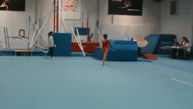 Alix Floor смотреть онлайн